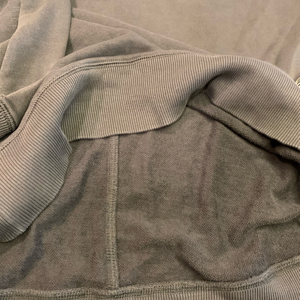 Anthropologie Lady’s long sleeve sweatshirt like top - Picture 9 of 11